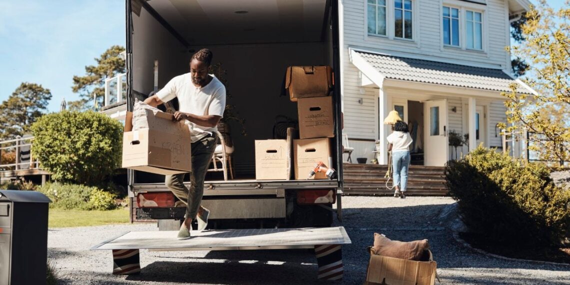 How to manage stress-free relocation?