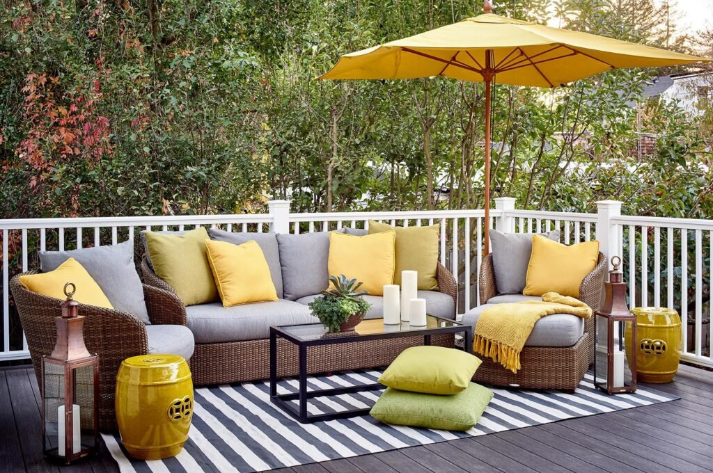 cushion and pillows Deck Decorating Ideas