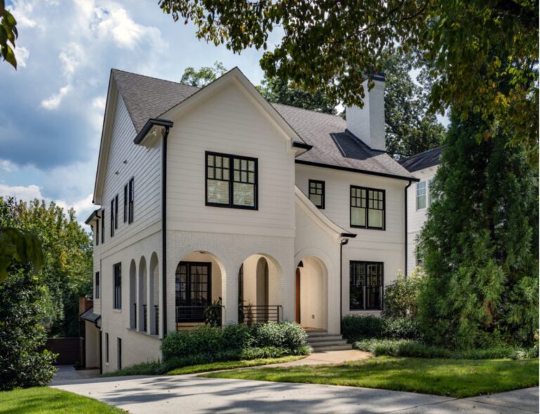 22 Inspiring Exterior House Colors With Black Windows