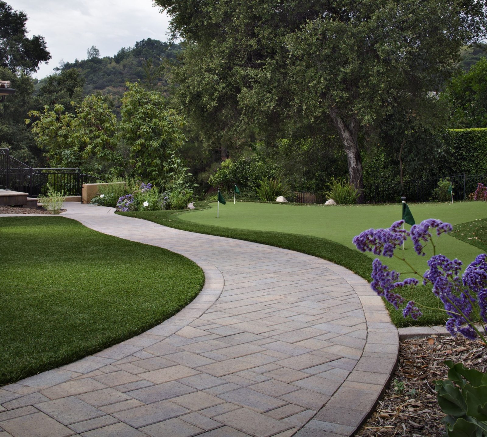 Contrast borders for concrete and grass driveway