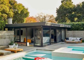 A House with pools- Pool Homes